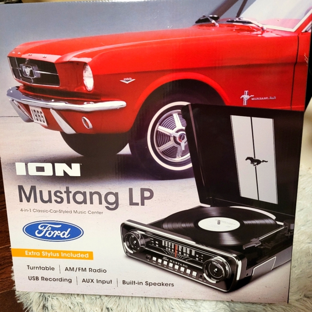 Official Licensed Ford Mustang Turntable